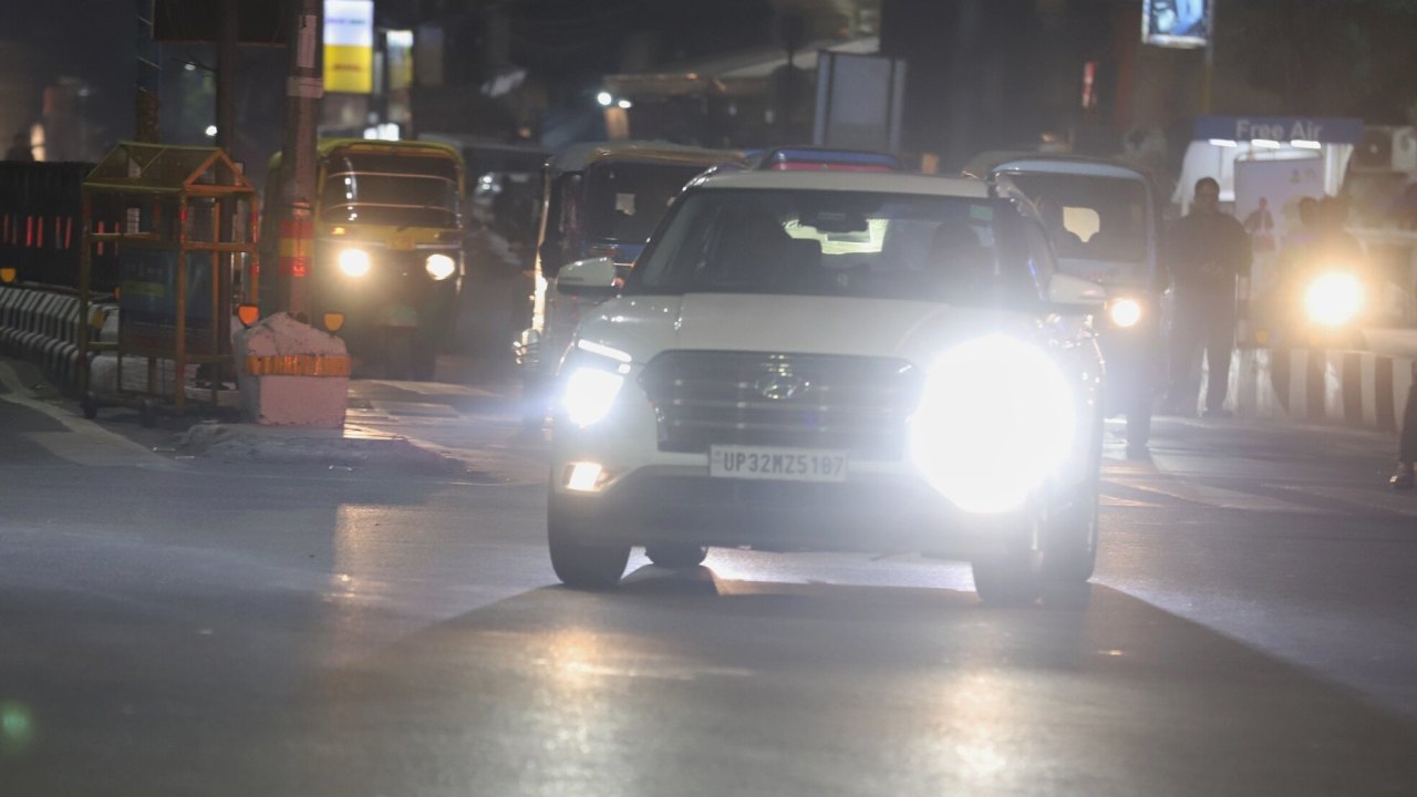 High-beam lights : హై బీమ్ లైట్లతో హైటెన్షన్.. రవాణా శాఖ ఎప్పుడు మేల్కొంటుంది!?..