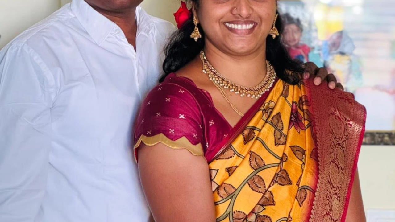Breaking : రైలు కింద పడి దంపతుల ఆత్మహత్య.. కారణం ఇదేనా?