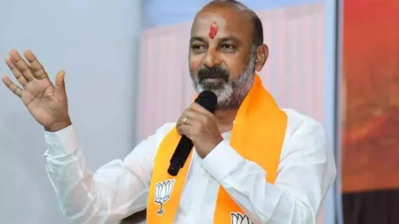 Bandi Sanjay: కేంద్ర నిధుల వినియోగంలో తీవ్ర అక్రమాలు: బండి సంజయ్