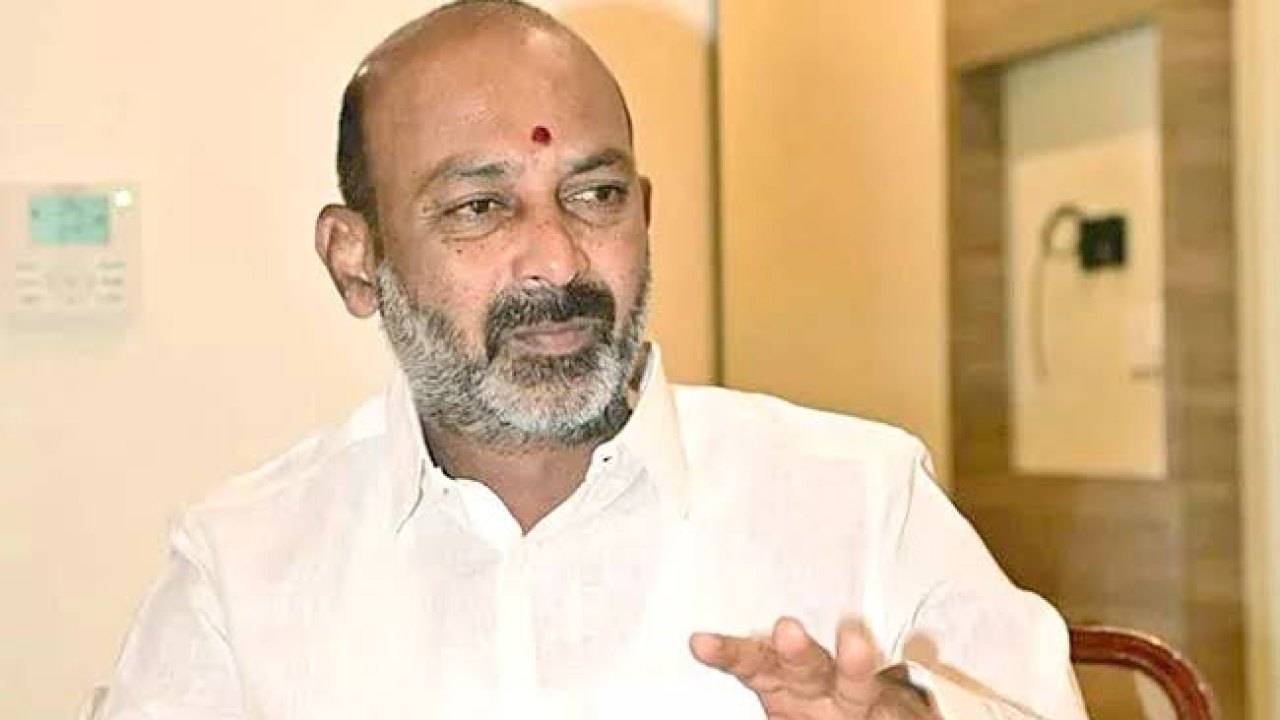 BJP VS AIMIM : టార్గెట్ ‘ఫాతిమా కాలేజీ’.. అక్బరుద్దీన్ వర్సెస్ బండి సవాల్!