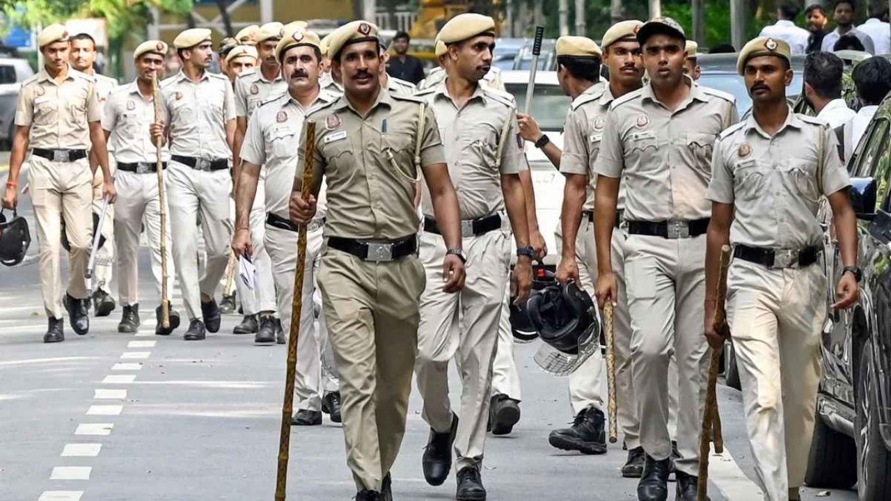 Delhi Protests: ఢిల్లీలో హైటెన్షన్.. భారీగా బలగాలు మోహరింపు, జాతీయ భద్రతా చట్టం అమలు, ఆంక్షలు కూడా