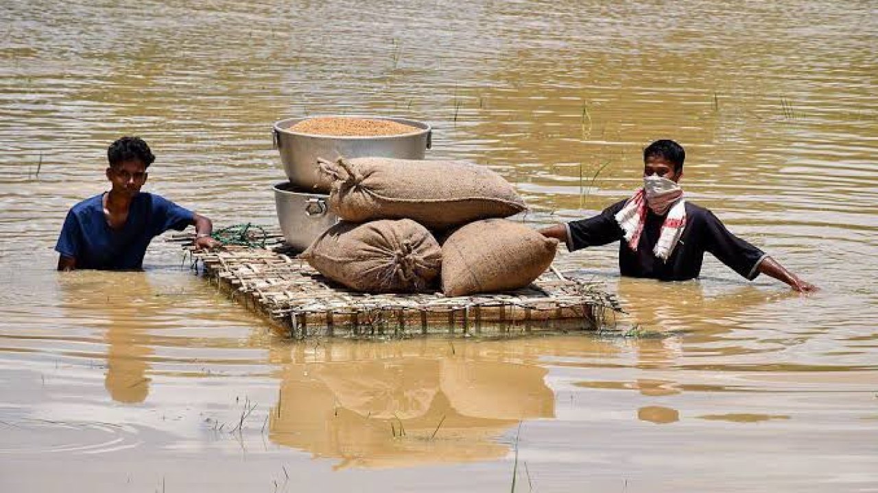Floods :  అస్సాంలో జలవిలయం.. 66  మంది దుర్మరణం