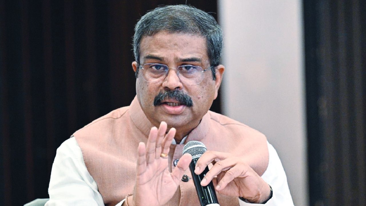 BJP : నీట్‌పై చర్చకు సిద్ధం.. రాహుల్‌గాంధీ ఇదేం రాజకీయం : కేంద్రమంత్రి