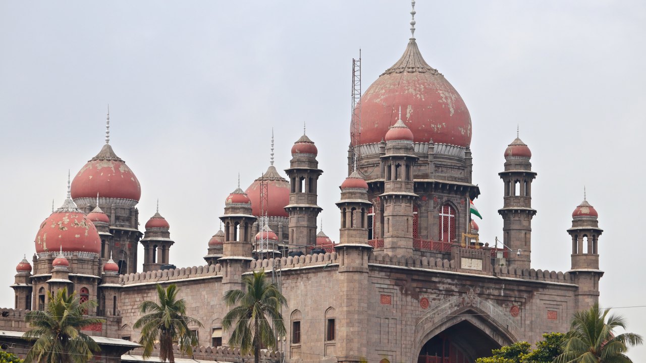 Highcourt : ఒవైసీకి సాయం.. తెలంగాణ సర్కారుపై హైకోర్టు తీవ్ర ఆగ్రహం!