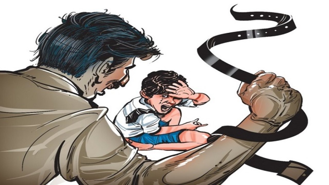 AP : హెచ్ఎం కర్కశత్వం.. విరిగిన విద్యార్థి చేయి (వీడియోవైరల్)