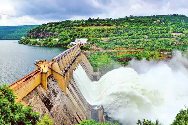 కృష్ణా జలాల పంపకాలపై ఉత్కంఠ.. త్రిసభ్య కమిటీ భేటీలో  తెలంగాణ, ఏపీ భిన్న వాదనలు!