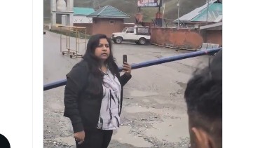Viral : మేం ‘జెన్ జీ’ అంటూ ఆర్మీ జవాన్కు యువతి ధమ్కీ (వీడియో)
