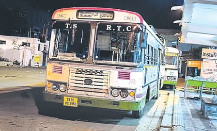 TG : పల్లెవాసులకు శుభవార్త.. బస్సుల నైట్హాల్ట్కు రైట్ రైట్