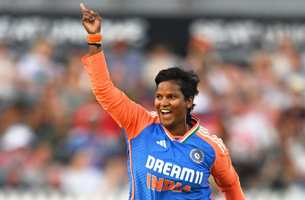 Womens T20: దీప్తిశర్మ సరికొత్త చరిత్ర.. ప్రపంచంలోనే టాప్ వికెట్ టేకర్గా రికార్డు!