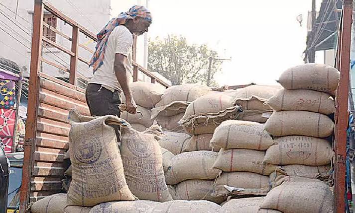 TG : రూ.40.96 కోట్ల పీడీఎస్ రైస్ మాయం.. విజిలెన్స్ తనిఖీల్లో షాకింగ్ నిజాలు