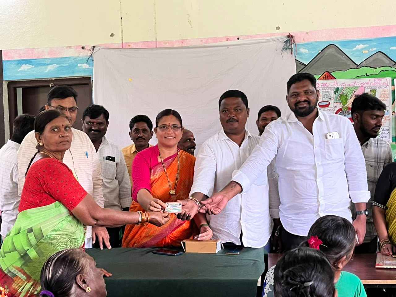 Pabbu Sathish: డబుల్ బెడ్ రూమ్ ఇళ్ల కోసం ఎవరికీ డబ్బులు ఇవ్వకండి- కమలాపూర్ సర్పంచ్ పబ్బు సతీష్