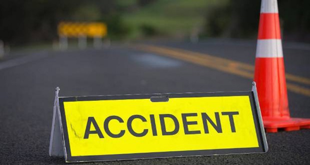 Accident: హైదరాబాద్-శ్రీశైలం హైవేపై ఘోర ప్రమాదం.. యువకుడిని ఈడ్చుకెళ్లిన కారు!..