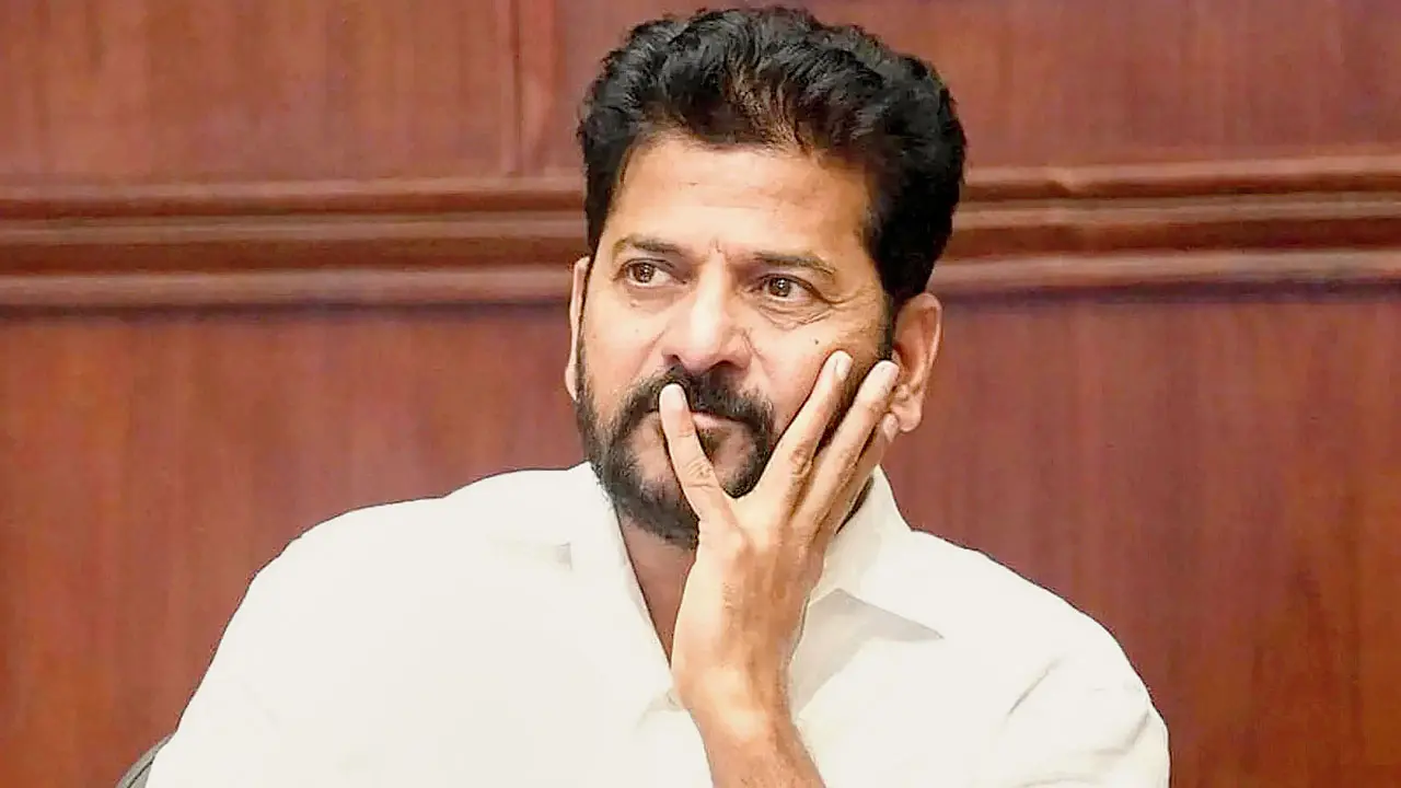 Telangana: సీఎం రేవంత్ చుట్టూ రాజకీయ వ్యూహం.. బీఆర్ఎస్, బీజేపీ టార్గెట్ ఏంటి?..