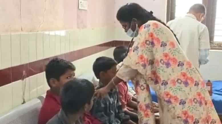 TG : సర్కారీ బడిలో మళ్లీ ఫుడ్ పాయిజన్.. 13 మందికి అస్వస్థత!