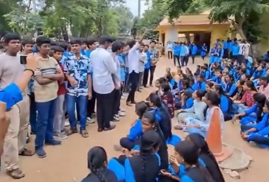 ‘జీవో 97 రద్దు చేయాల్సిందే..’ ఆగని పాలిటెక్నిక్ విద్యార్థుల ఆందోళనలు!