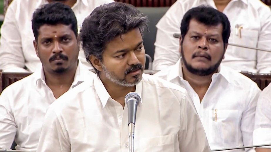 మంత్రి వ్యాఖ్యల కలకలం.. అసెంబ్లీలో క్షమాపణ చెప్పిన సీఎం విజయ్!
