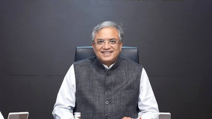 EVM : ఈవీఎంలు ఫుల్లీ సేఫ్..అవి ఇంటర్నెట్తో కనెక్ట్ కావు : సీఈసీ