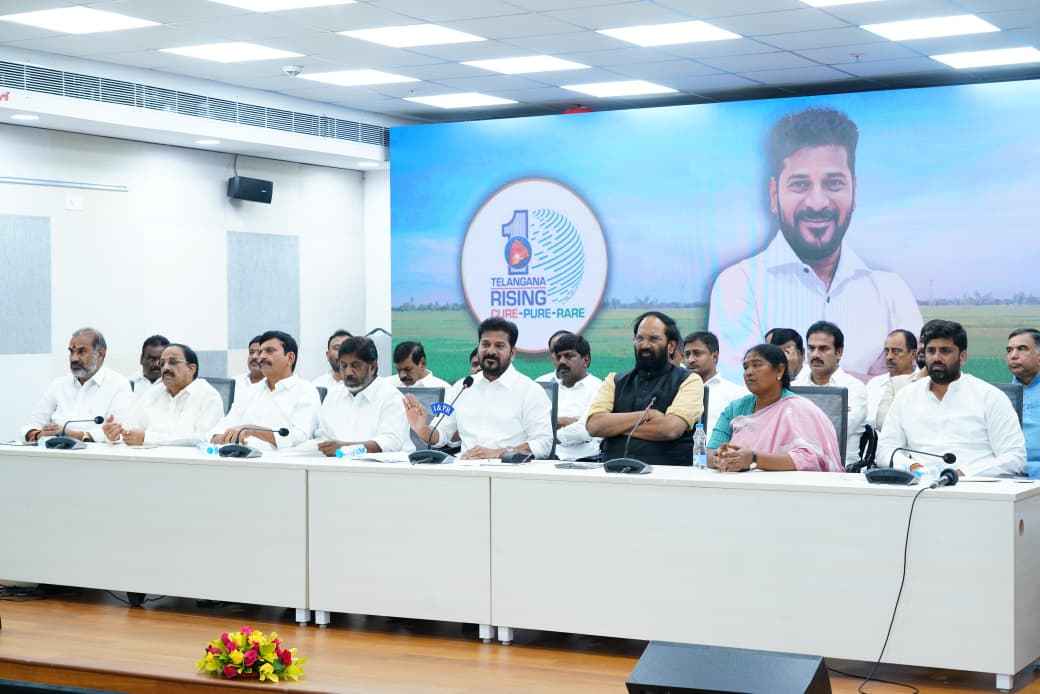 Cm Revanth Reddy: తెలంగాణ అభివృద్ధిని అడ్డుకోవాలని గుజరాత్‌ నాయకత్వం కుట్ర-సీఎం రేవంత్ రెడ్డి