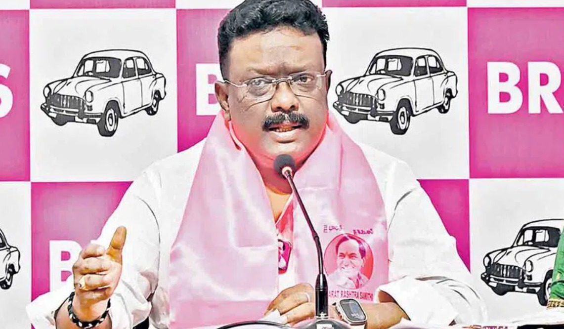 22ఏ చట్టం ముసుగులో 'మహా దోపిడీ': బీఆర్ఎస్ ఎమ్మెల్సీ దాసోజు శ్రవణ్ ఆందోళన!