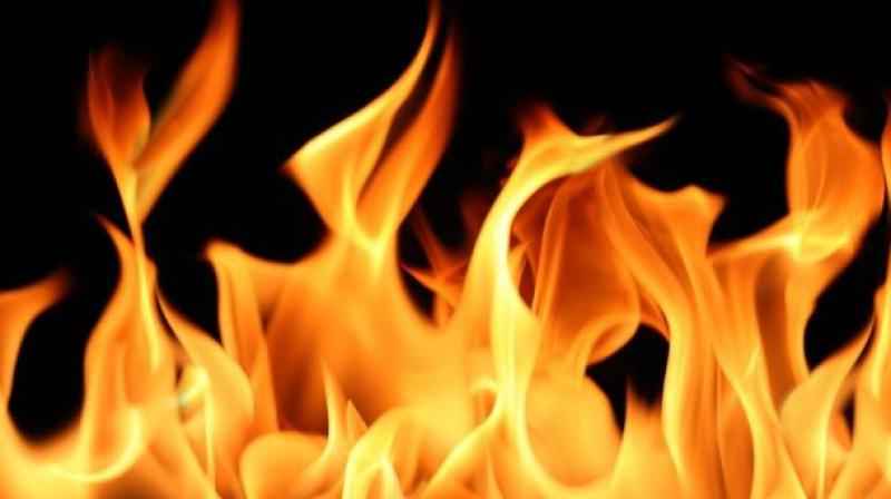 Fire Self: పెట్రోల్ పోసుకుని నిప్పు అంటించుకుని.. రామాయంపేట పోలీస్ స్టేషన్లో కలకలం