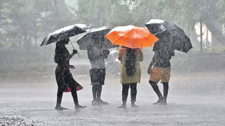 TG: కుండపోత వర్షాలు.. 5 జిల్లాలకు రెడ్, 8 జిల్లాలకు ఆరెంజ్ అలర్ట్!