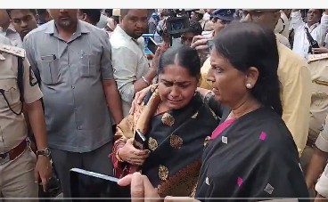 BRS : అసెంబ్లీ వద్ద తీవ్ర ఉద్రిక్తత..ఎమ్మెల్యే సునీతా లక్ష్మారెడ్డి చీర లాగిన పోలీసులు