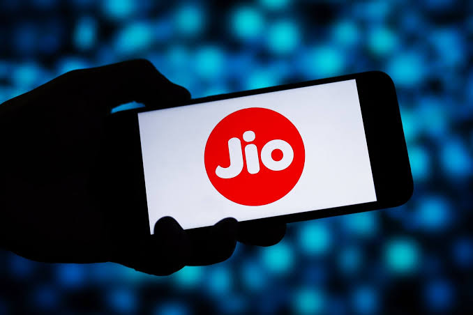 Jio: జియో యూజర్లకు అదిరిపోయే ఆఫర్.. ఏడాది పాటు కాన్వా ప్రో ఫ్రీ! ఇలా పొందండి..