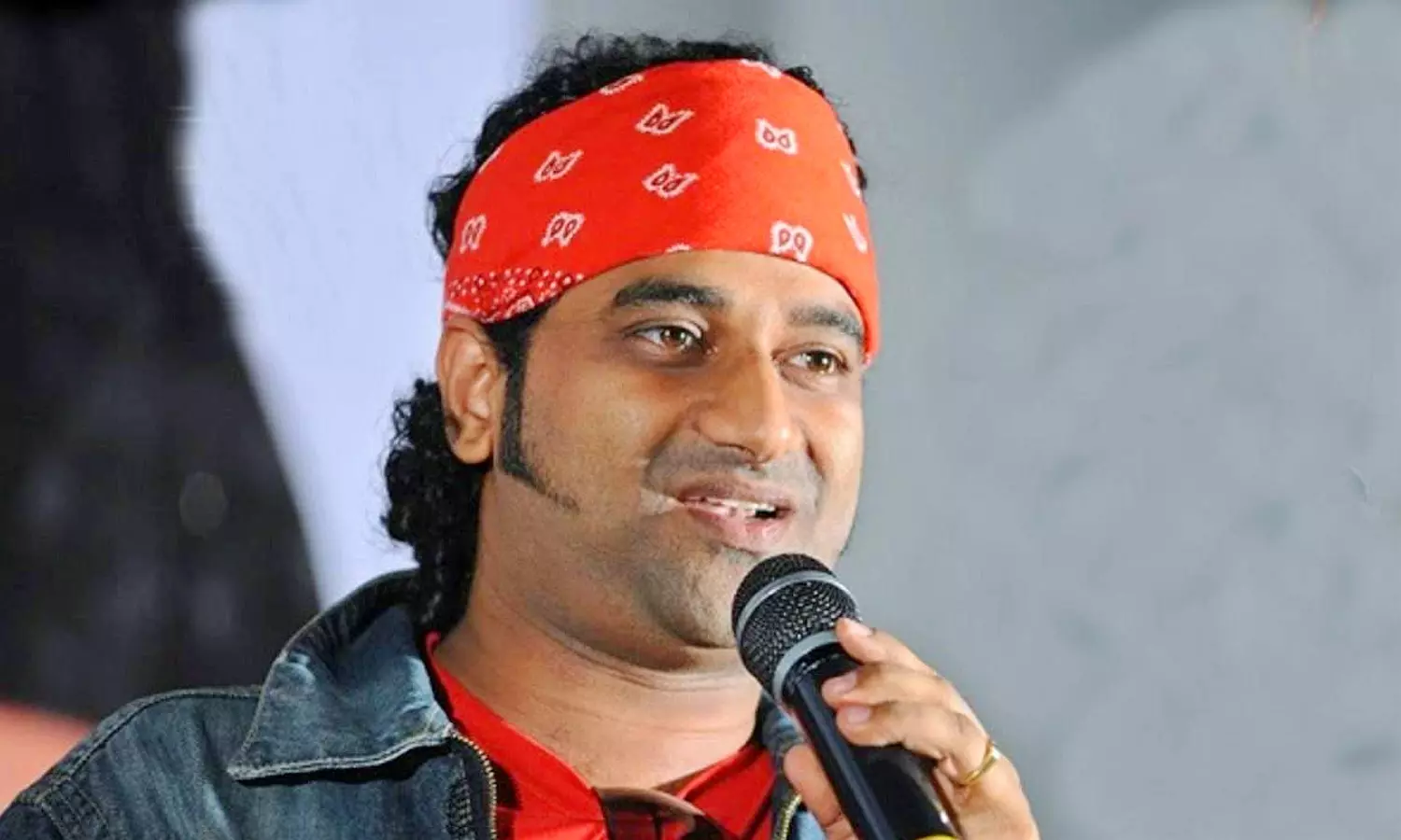 Devi Sri Prasad: ఎప్పుడు ఆకాశానికి ఎత్తుతారో ఎప్పుడు పాతాళానికి తొక్కుతారో!
