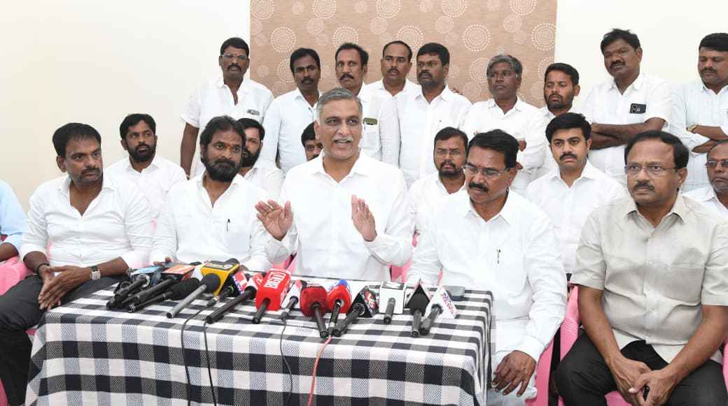 Harish Rao: కాంగ్రెస్ పాలనలో రాష్ట్రంలో రైతులకు క్రాప్ హాలిడే- హరీశ్ రావు