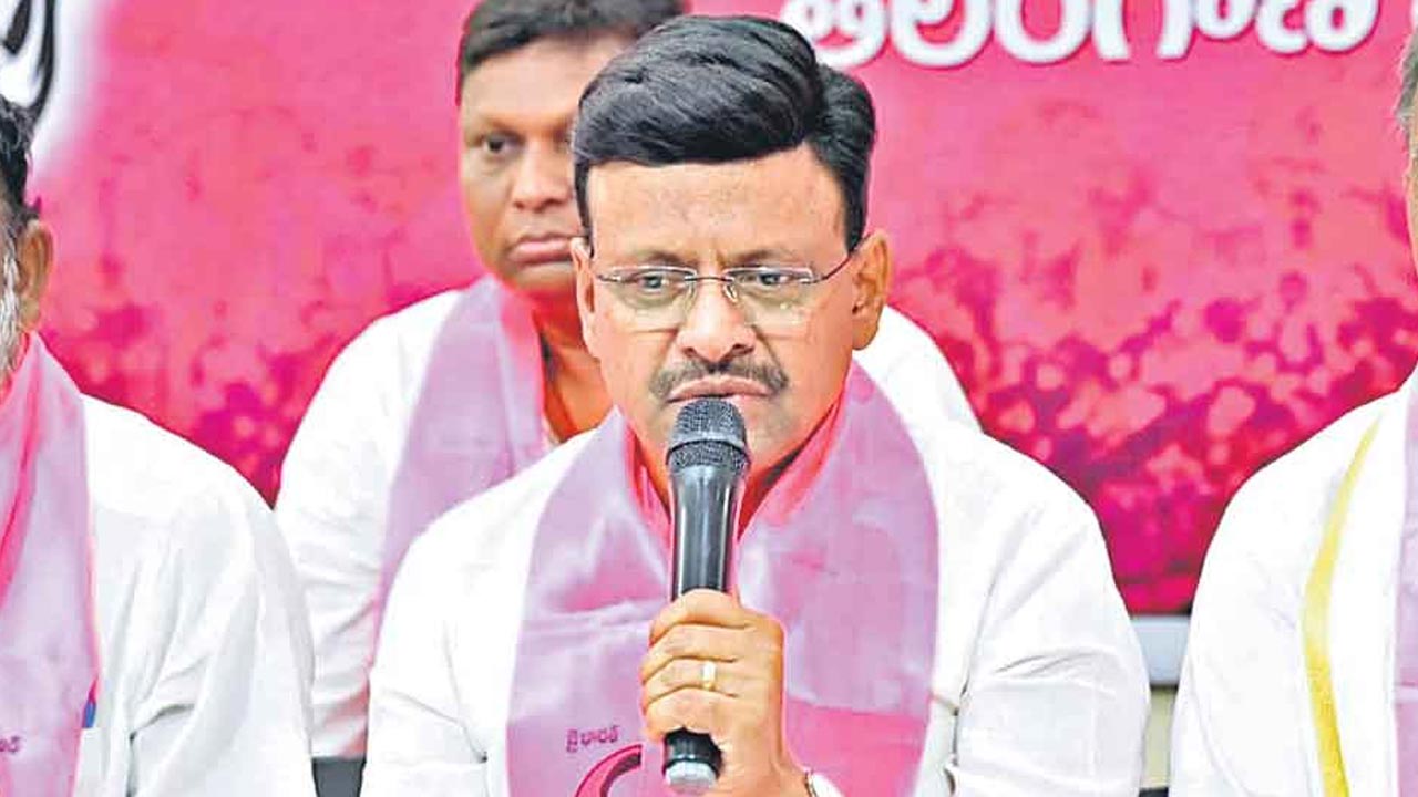Telangana: అసెంబ్లీలో హిట్ ఎక్కిన రాజకీయం.. స్పీకర్పై అనుచిత వ్యాఖ్యలు చేసిన బీఆర్ఎస్ ఎమ్మెల్సీ!!..