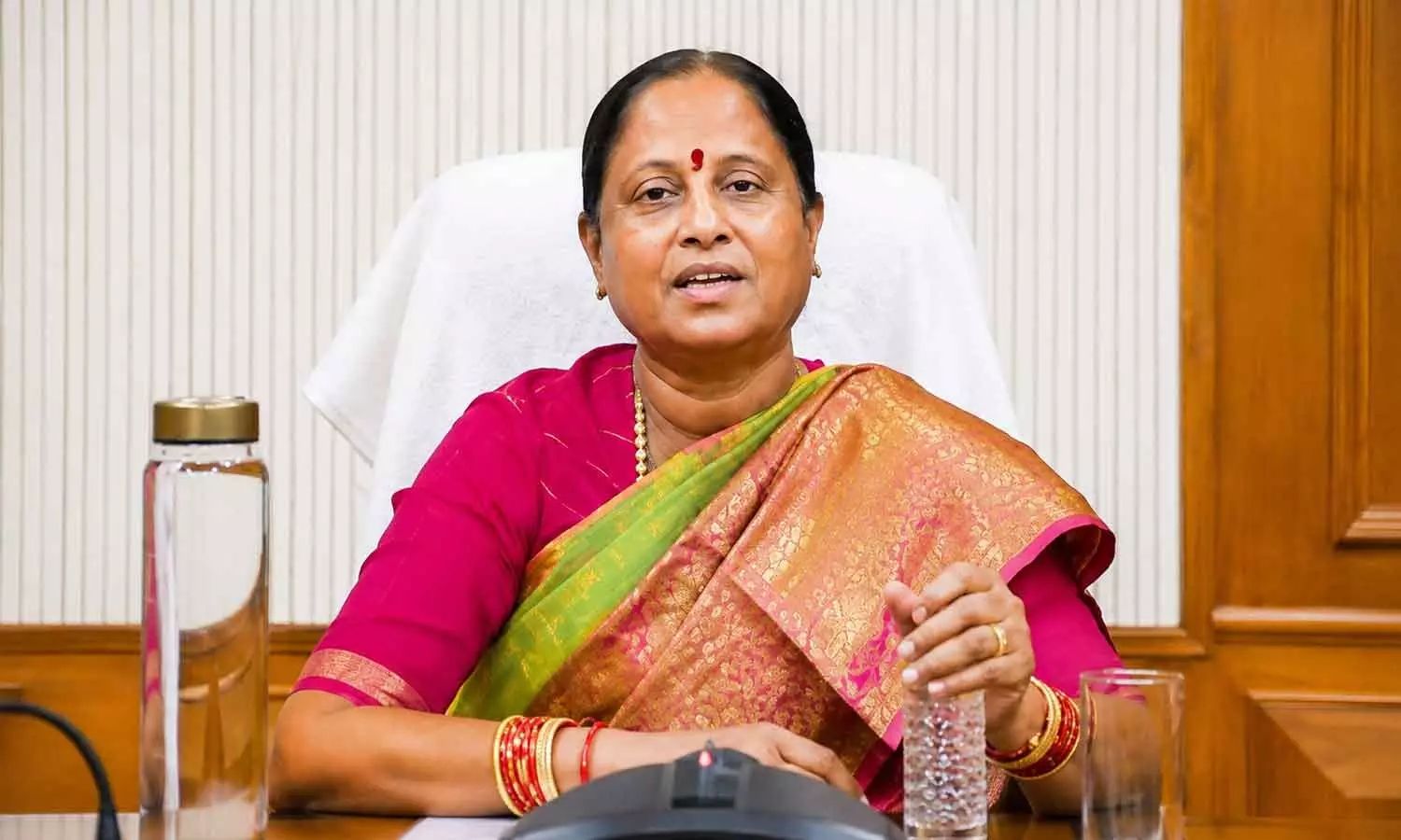 Breaking : ఢిల్లీకి బయలుదేరిన మంత్రి కొండా