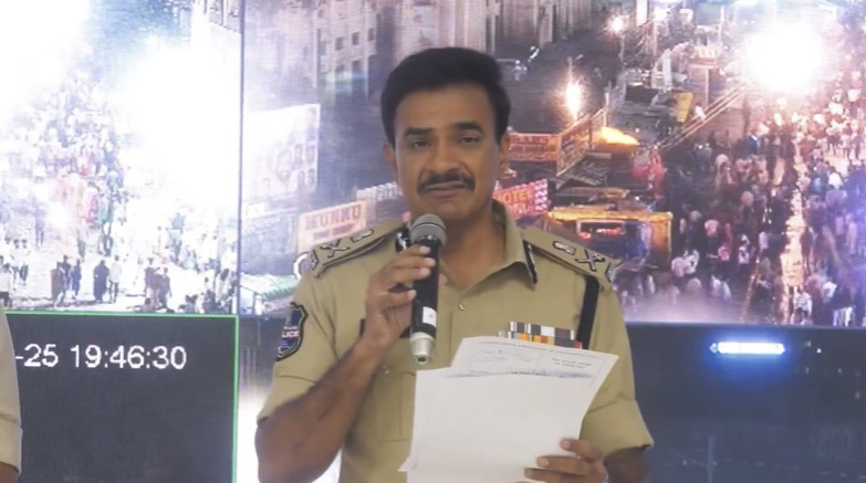 ఎస్సై సహా 13మంది మృతి.. నిమజ్జనోత్సవాల్లో విషాదాలపై డీజీపీ సీవీ ఆనంద్ దిగ్భ్రాంతి!