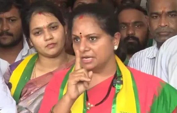 TG : రేవంత్ రెడ్డి నీకు నెల రోజులే టైం : టీఆర్ఎస్ చీఫ్ కవిత