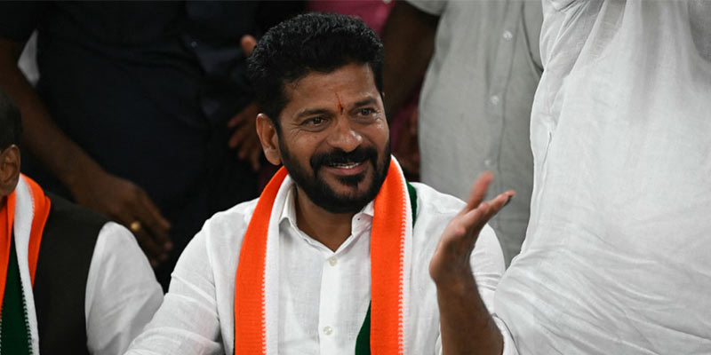 TG Politics: సురేఖ బర్తరఫ్.. వాళ్లందరికీ రేవంత్ సైలెంట్ వార్నింగ్..?