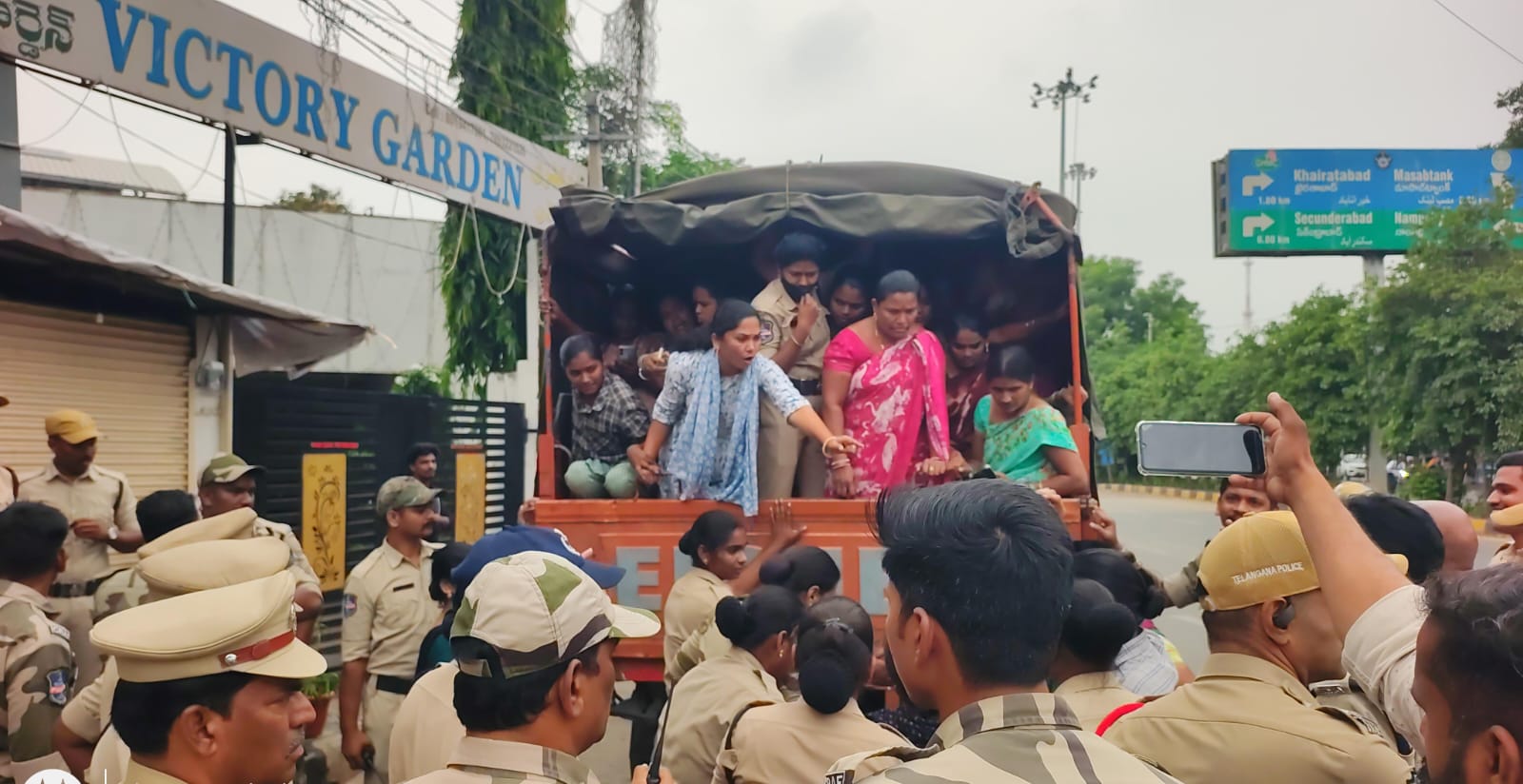 అసెంబ్లీ ముట్టడికి యత్నించిన స్వచ్ఛ ఆటో కార్మికుల అరెస్ట్!