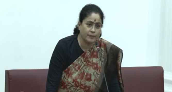 ప్రైవేట్ ఆసుపత్రుల దోపిడీపై విజయశాంతి ఫైర్.. రేవంత్ సర్కార్కు కీలక విన్నపం