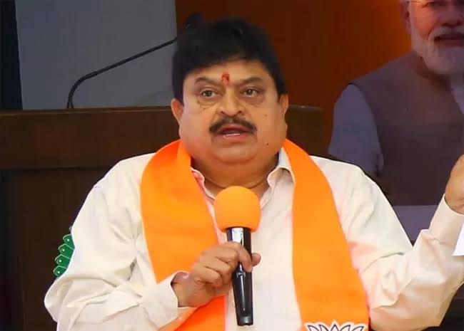 TG: అరెస్టులతో ప్రశ్నించే గొంతులను అణచలేరు : రాంచందర్‌ రావు
