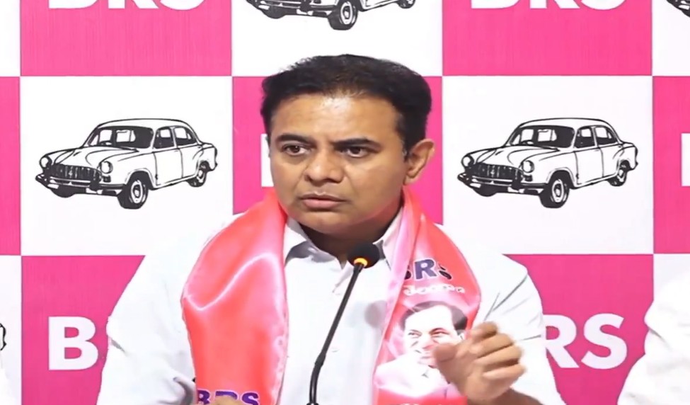 తెలంగాణలో మళ్లీ 1980ల నాటి కరెంట్ కోతలు.. కాంగ్రెస్ ప్రభుత్వంపై కేటీఆర్ ఘాటు విమర్శలు!