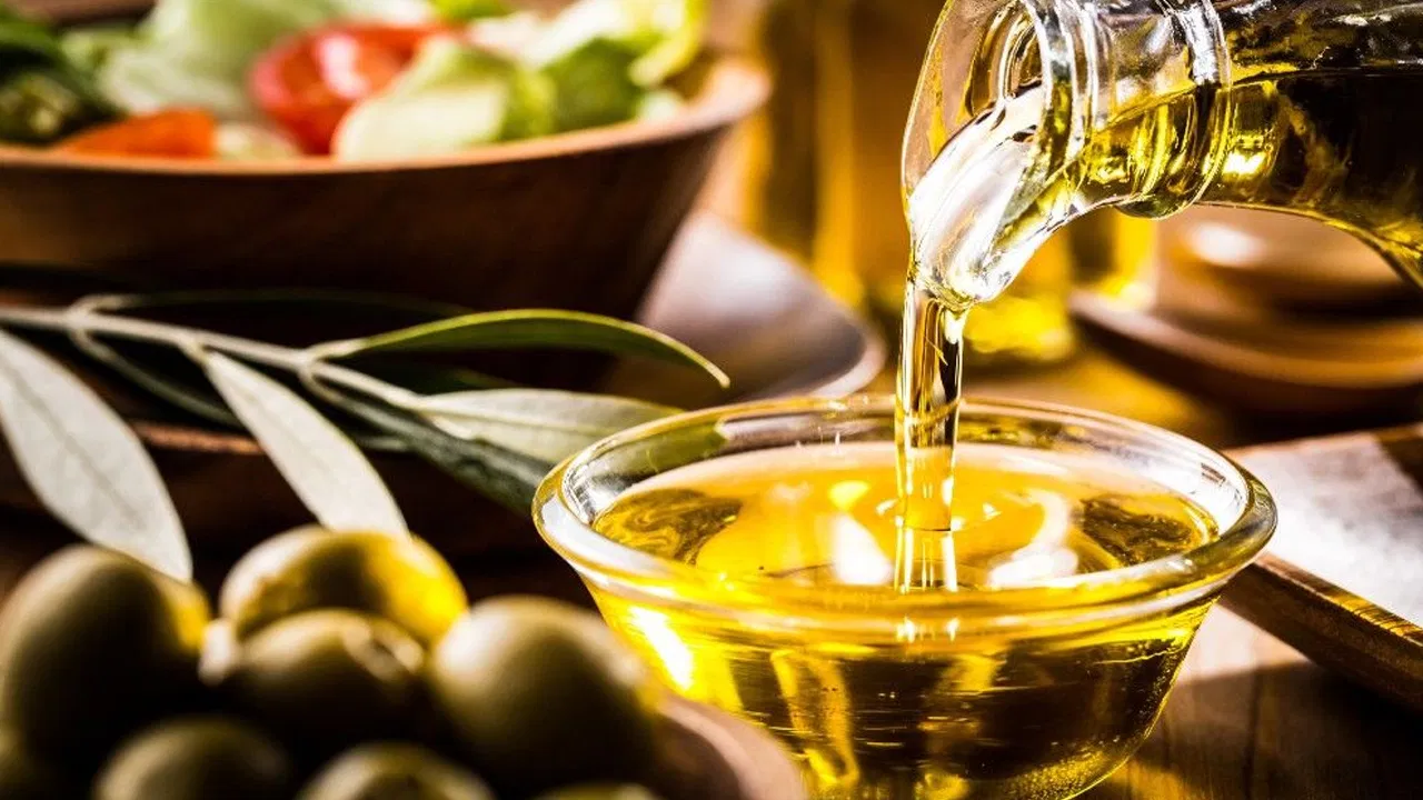 Cooking Oil Rates: వంట నూనెలపై దిగుమతి సుంకాలు తగ్గించిన కేంద్రం