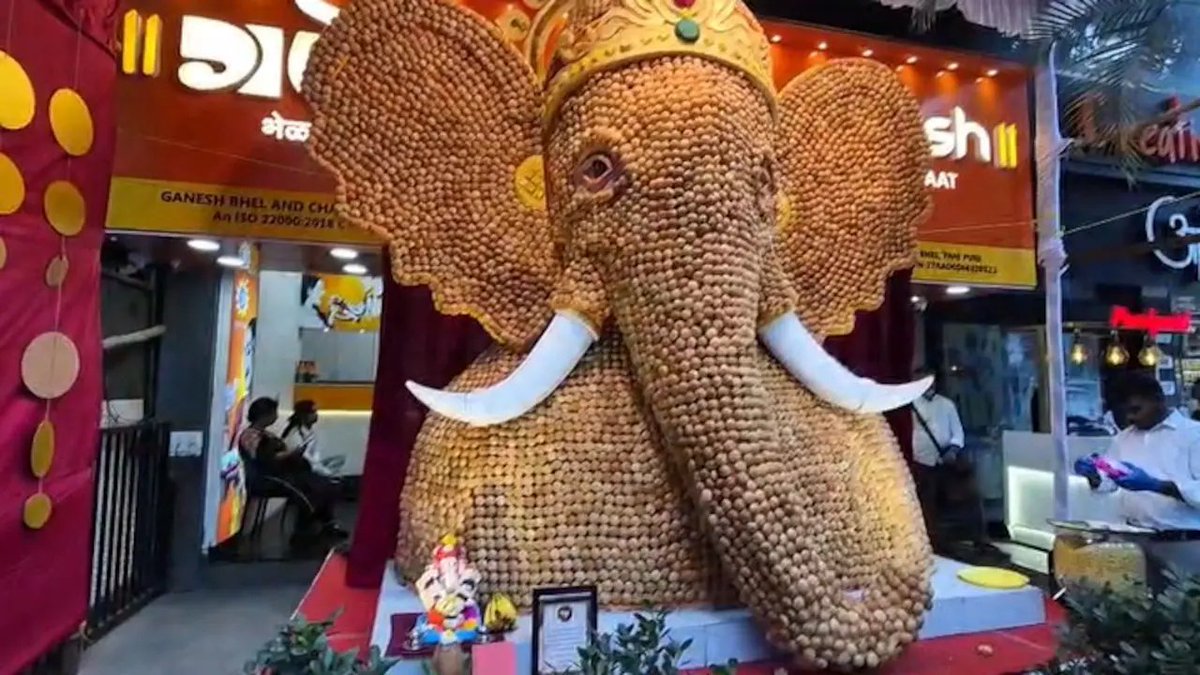 VIRAL: పానీపూరీలతో 13అడుగుల వినాయకుడు.. నెట్టింట వైరల్!