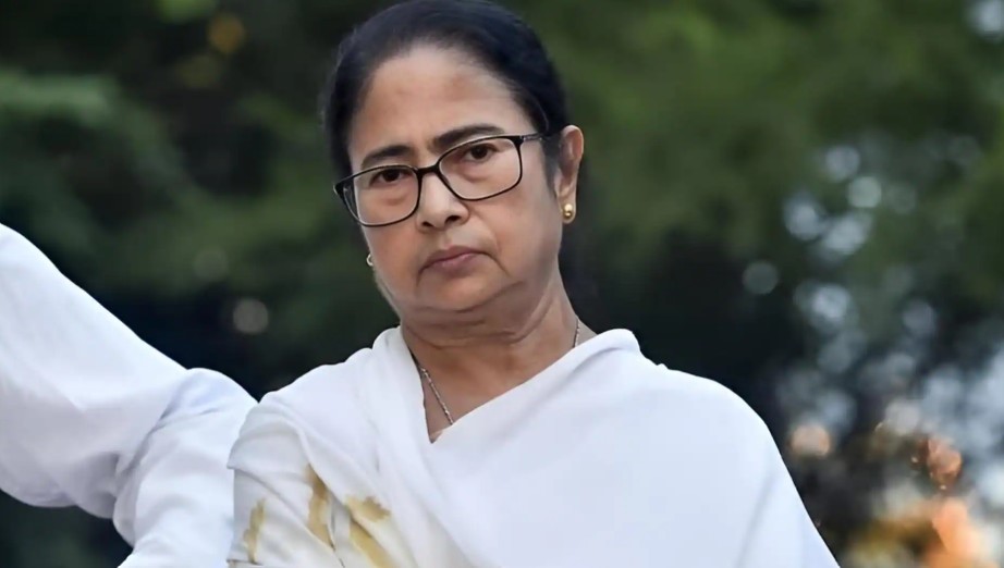 మమతా బెనర్జీకి మరో షాక్.. ఉప ఎన్నికల బరి నుంచి తప్పుకున్న మరో అభ్యర్థి!