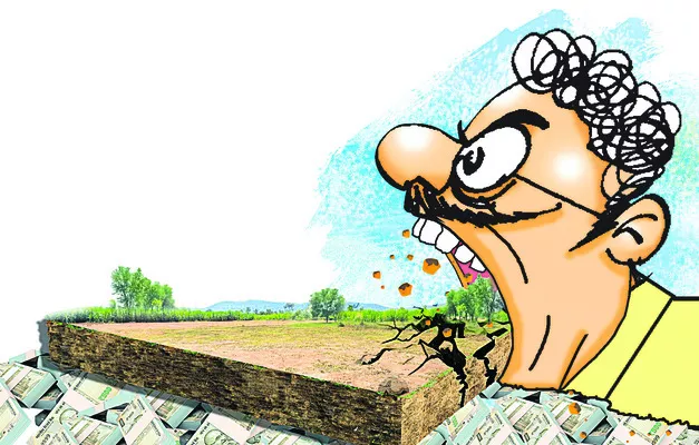 Bhongir: కాంగ్రెస్ ఎమ్మెల్యేపై భూకబ్జా ఆరోపణలు.. పోలీసులను నిలదీసిన భూ బాధితులు!!..