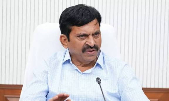 Congress : 2004 ఎన్నికల అఫిడవిట్లో కేసీఆర్కు ఒక్క ఎకరం కూడా లేదు : మంత్రి పొంగులేటి