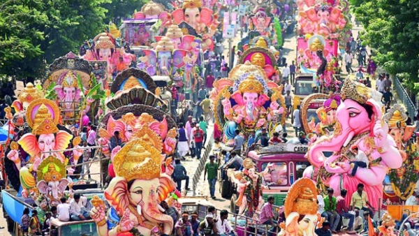 Suryapet: వినాయక మండపాలకు బంపర్ ఆఫర్.. ఇలా నిమజ్జనం చేస్తే రూ.10,116 క్యాష్ ప్రైజ్!..