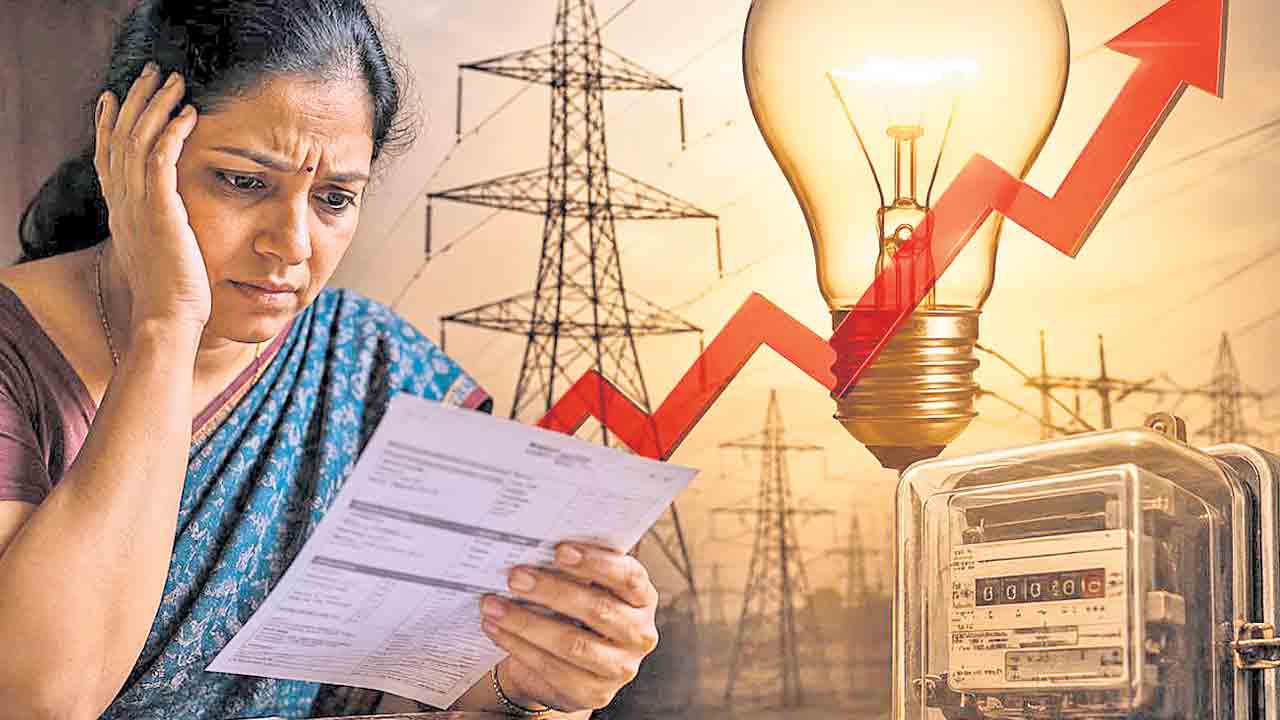 Telangana:పెరిగిన విద్యుత్తు వినియోగం.. పాత కరెంట్ కనెక్షన్లకు కొత్త భారం !!..
