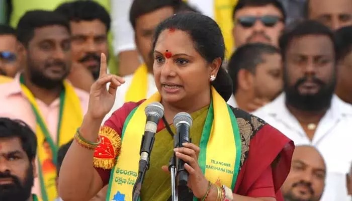 Kalvakuntla Kavitha: నేను ఎవరి బాణాన్ని కాదు.. బహుజనుల బాణాన్ని : కవిత