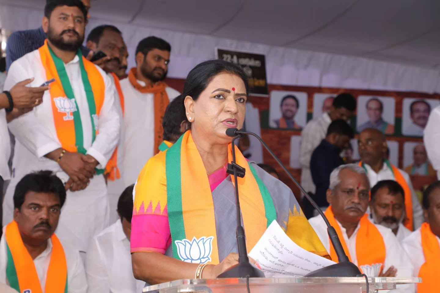 DK Aruna: మహిళా ఎమ్మెల్యేలను అవమానిస్తారా? సీఎం రేవంత్ క్షమాపణ చెప్పాలి- డీకే అరుణ