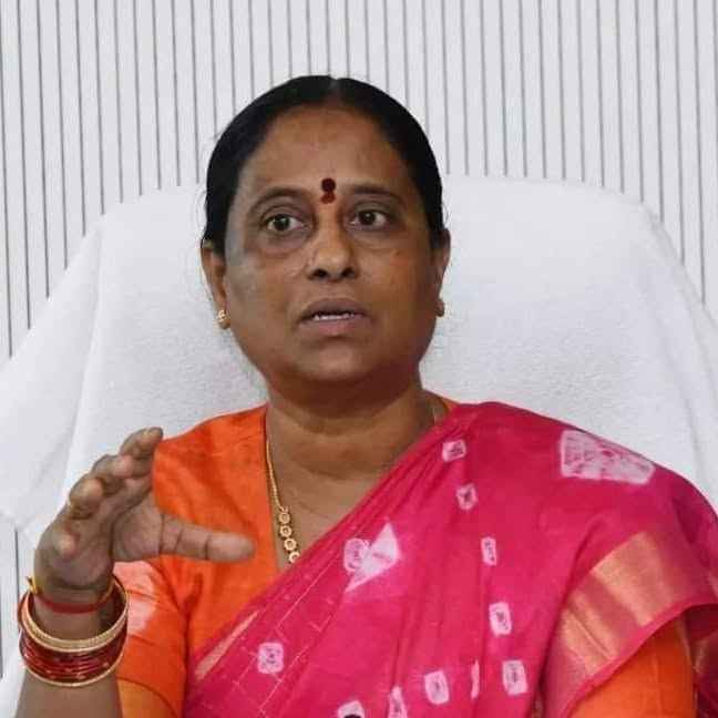 Konda Surekha: బర్తరఫ్ పై స్పందించిన కొండా సురేఖ.. సంచలన వ్యాఖ్యలు