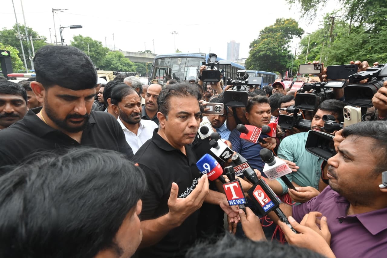 TG Politics: బీఆర్ఎస్ వరుస నిరసనలు.. బీజేపీకి ఆ ఛాన్స్ ఇవ్వొద్దనేనా?