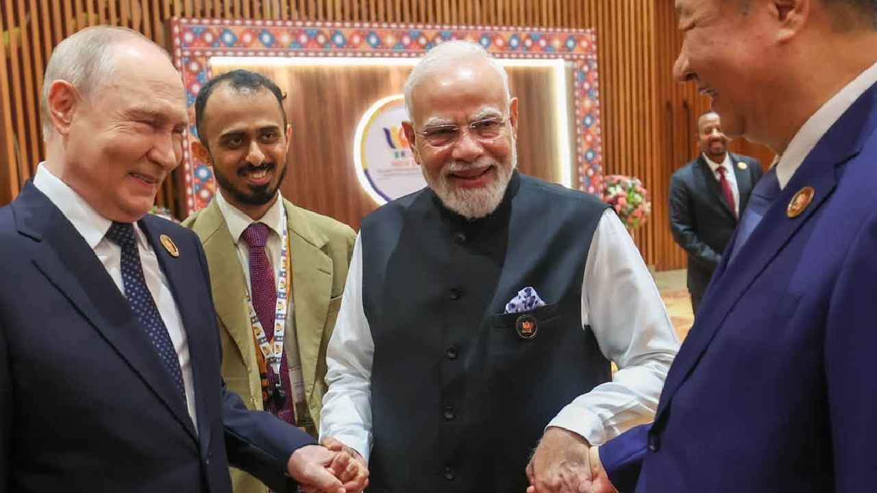 BRICS Summit: బ్రిక్స్ సమ్మిట్లో అద్భుత దృశ్యం.. ఒకే ఫ్రేమ్లో మోదీ, పుతిన్, జిన్పింగ్